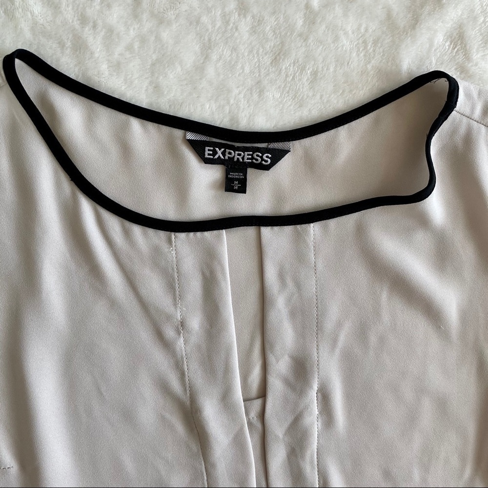 Express Gray top with black neckline - Picture 2 of 2
